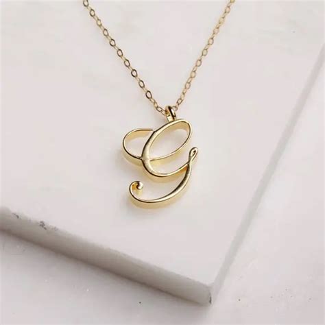 g letter pendant necklace.